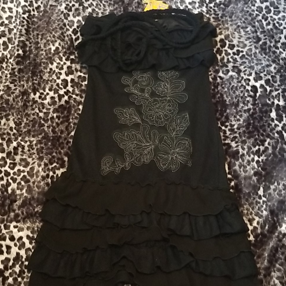 Super cute mini dress.